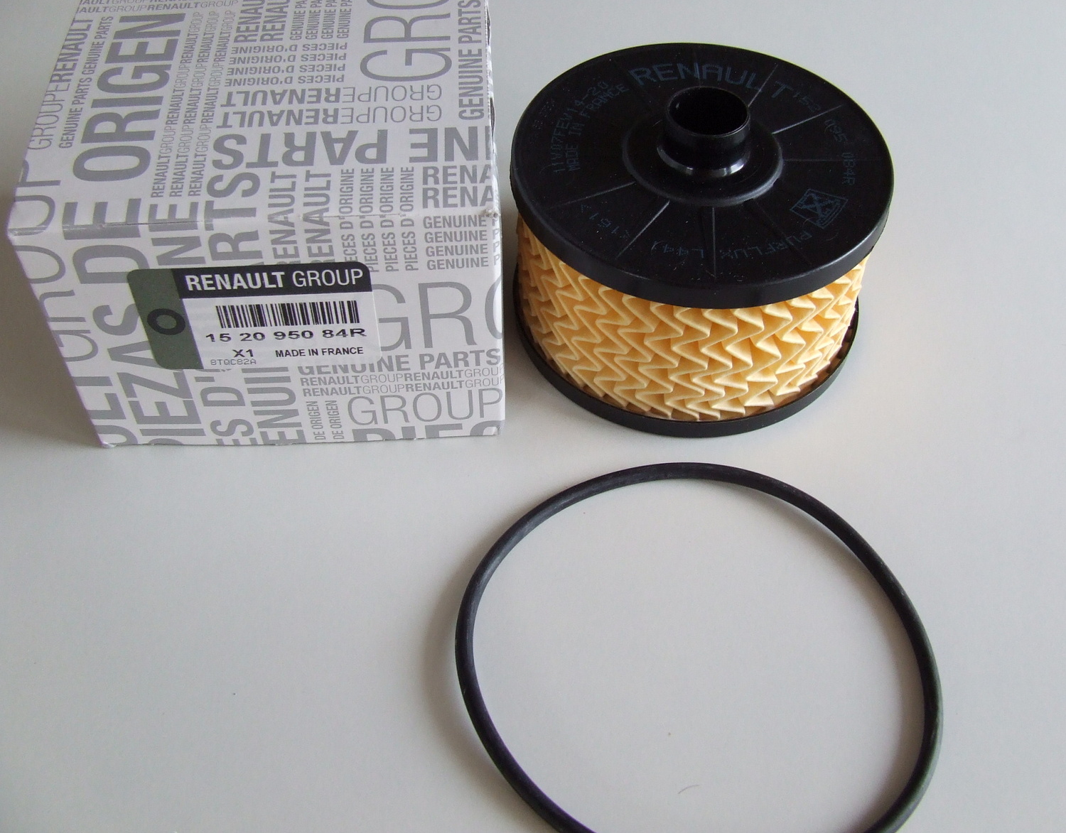 Filtru ulei original Dacia 152095084R (HU 10 002 Z) Filtru ulei original Dacia 152095084R (HU 10 002 Z)